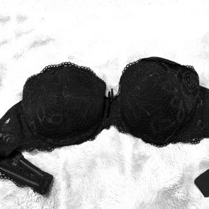 Black lace strapless push up bra